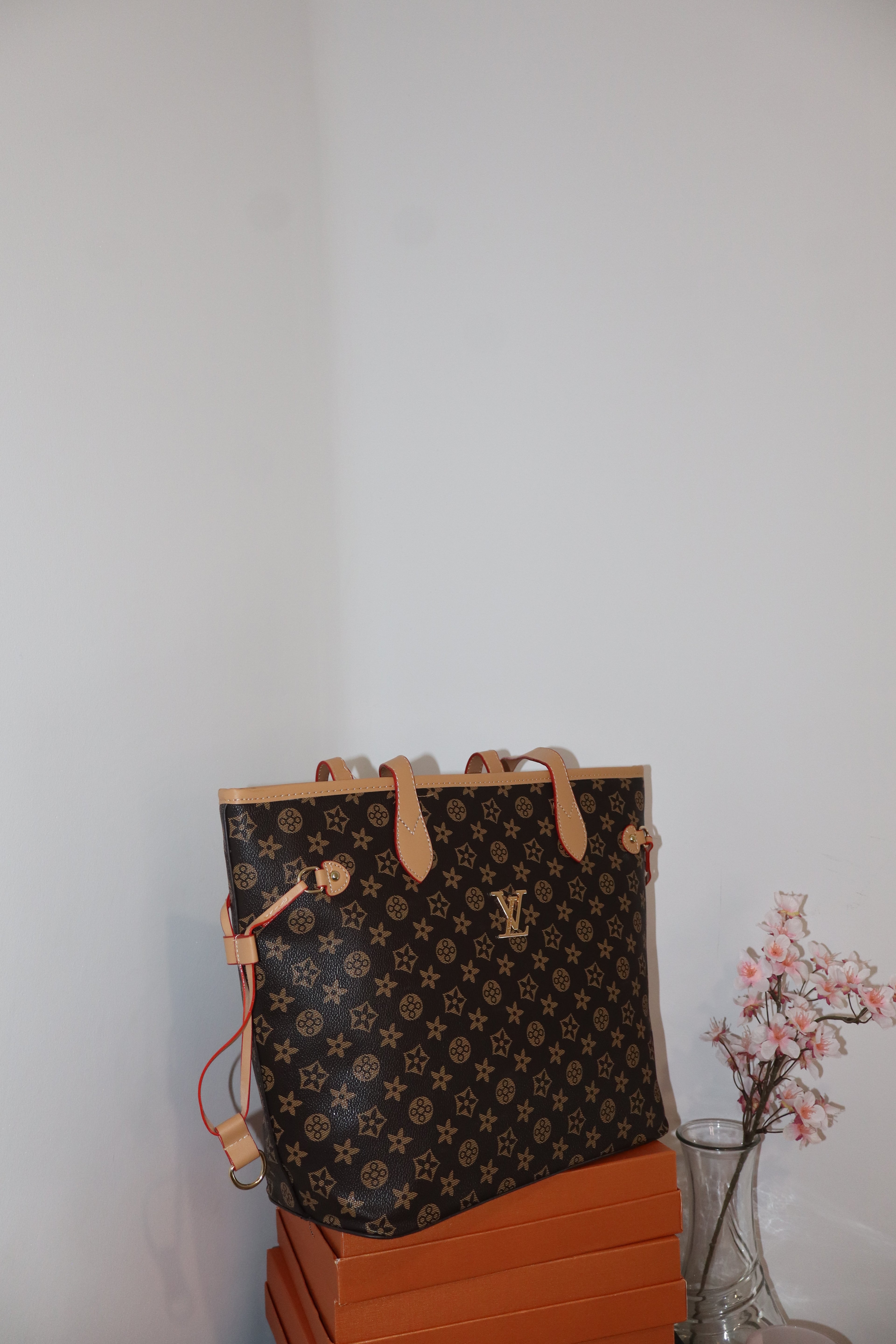 13 - Lilly Shopper Bag